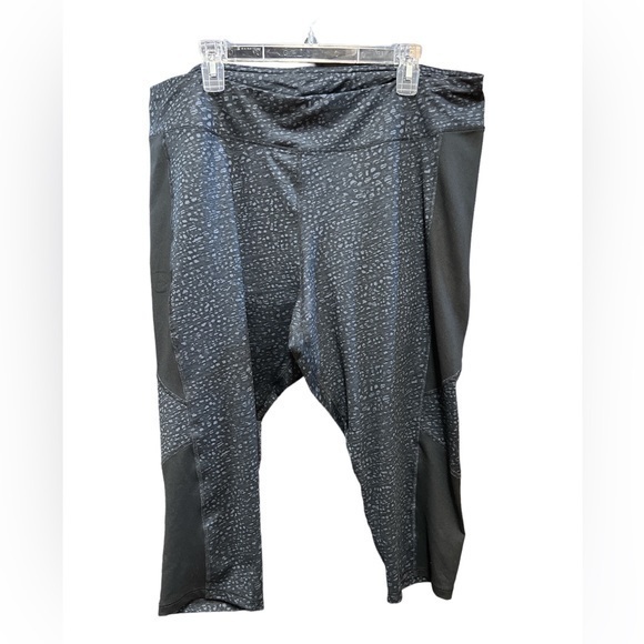 Just My Size Pants - Just My Size Active Capris Black Leggings plus size 3X or 22W / 24W